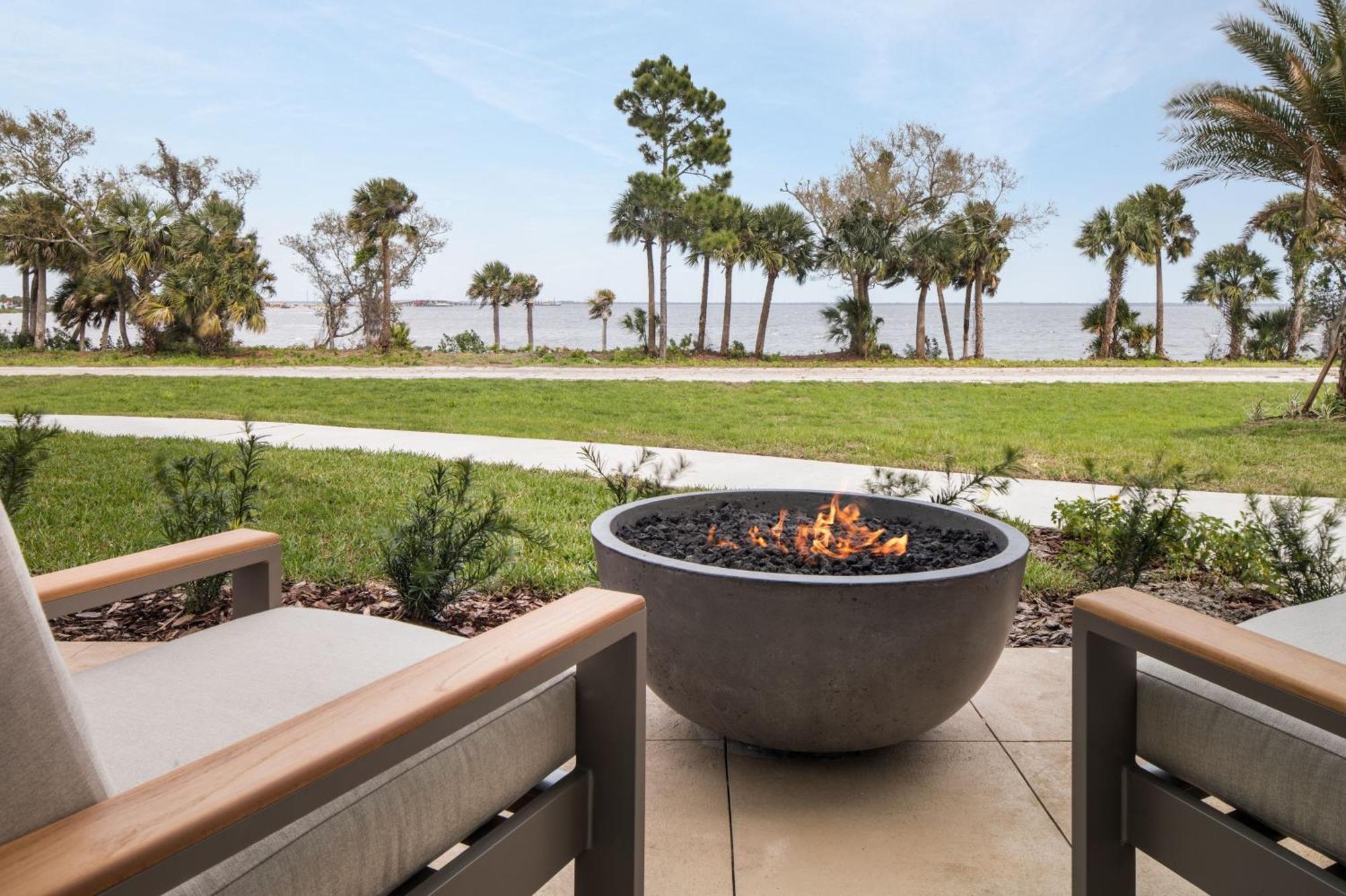 Courtyard By Marriott Titusville Kennedy Space Center Exterior photo