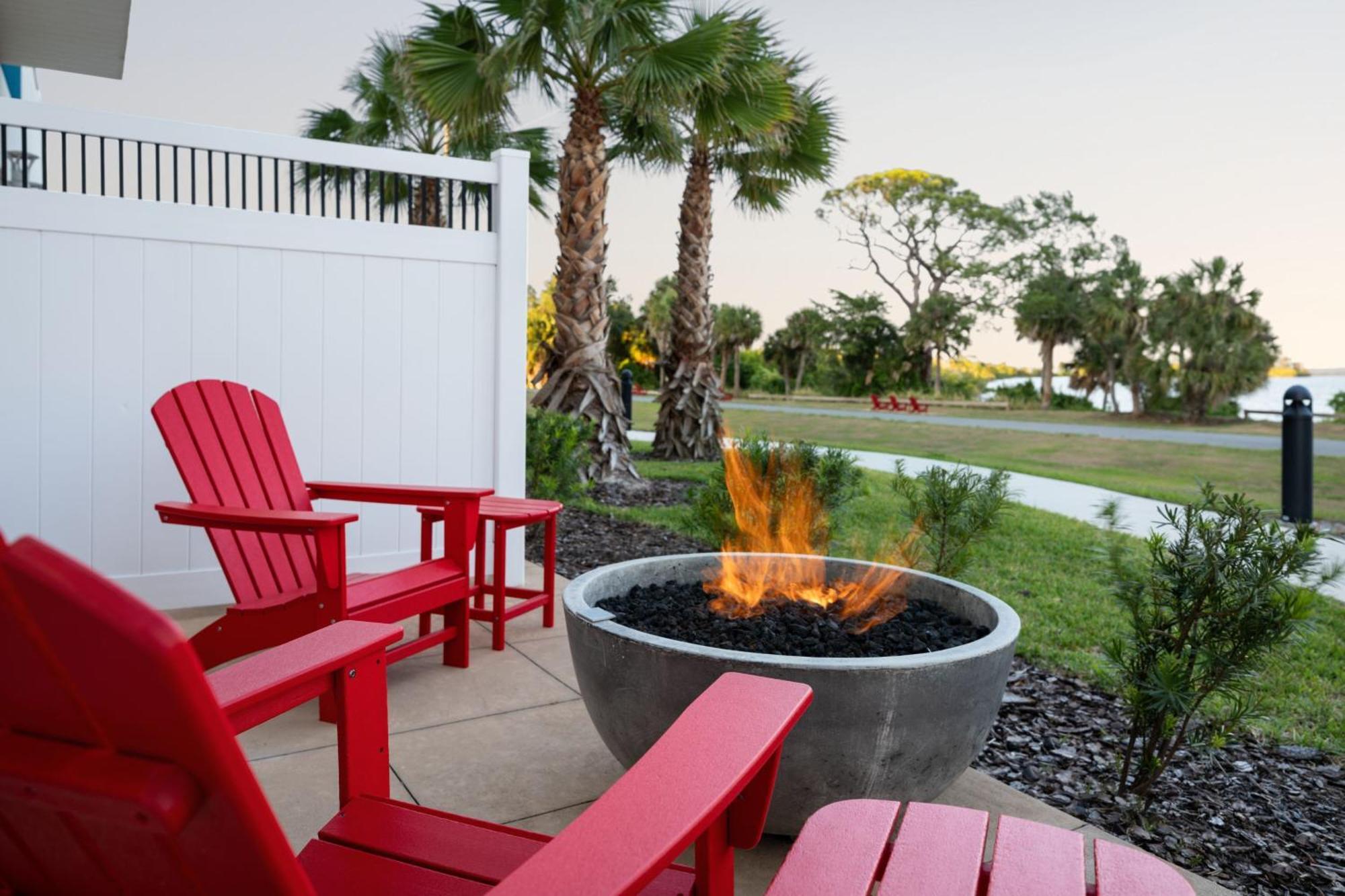 Courtyard By Marriott Titusville Kennedy Space Center Exterior photo